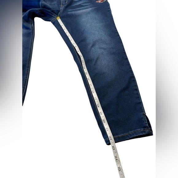 Embroidered H & H - Harmony and Havoc jeans - Picture 10 of 10